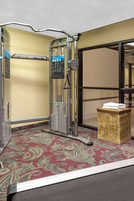 Hotel Super 8 by Wyndham Watertown WI photo 5