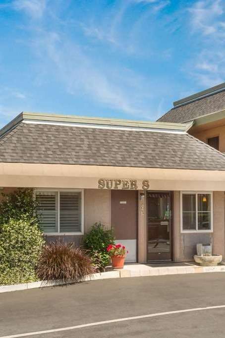 Hotel Super 8 by Wyndham Martinez photo 5