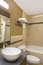 Hotel Super 8 by Wyndham Martinez photo 3