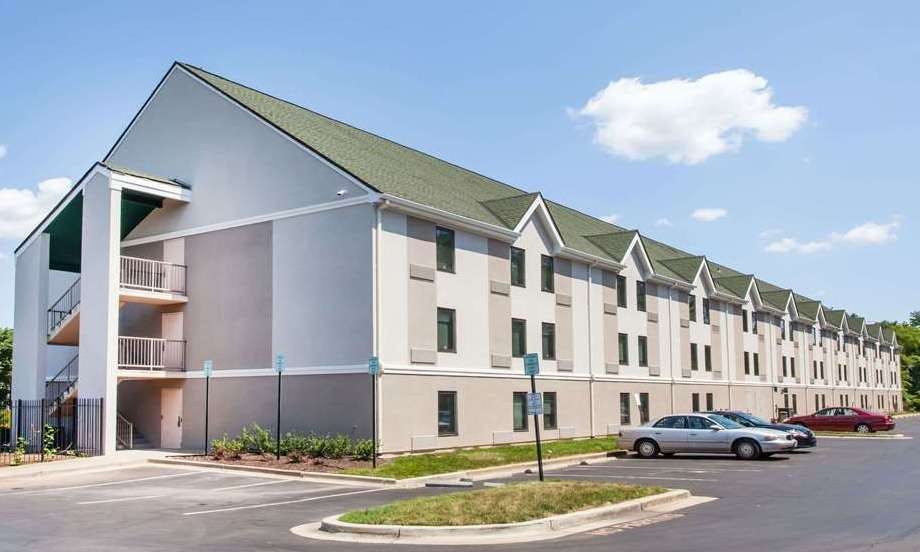 Days Inn by Wyndham Lanham Washington DC