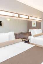 Hotel Microtel Inn & Suites by Wyndham Quincy Downtown/River Area photo 2