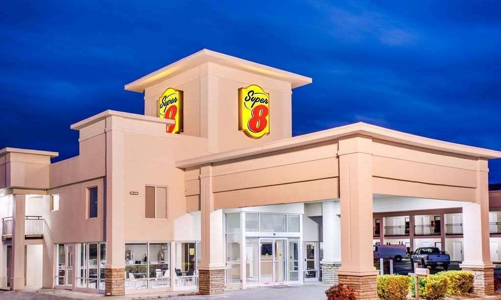 Super 8 by Wyndham Dalton