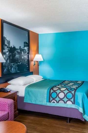 Hotel Super 8 by Wyndham Gaffney photo 1