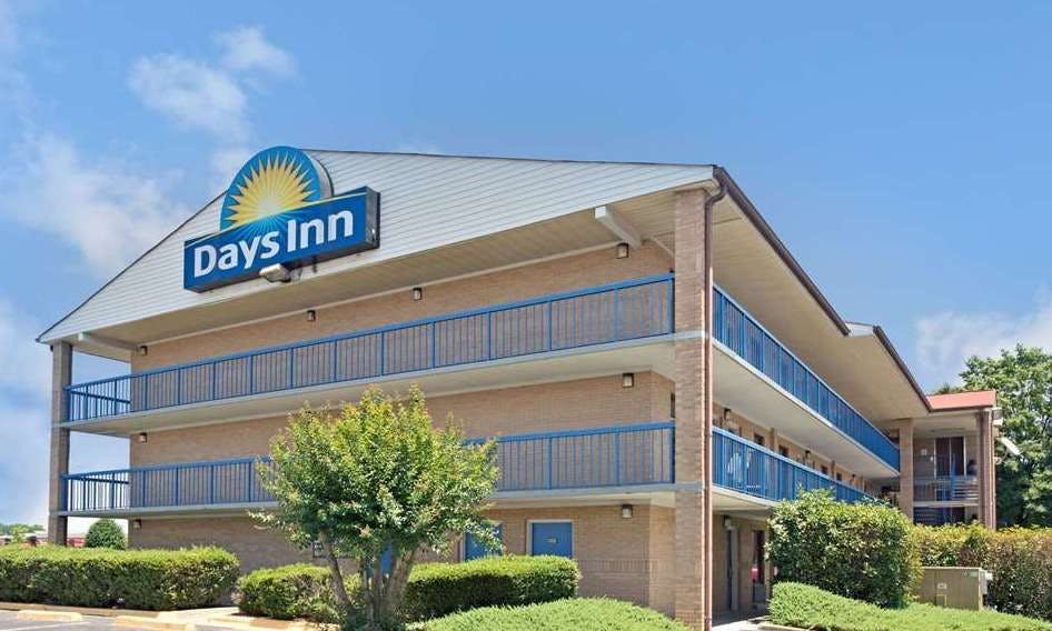 Days Inn by Wyndham Charlotte Northlake