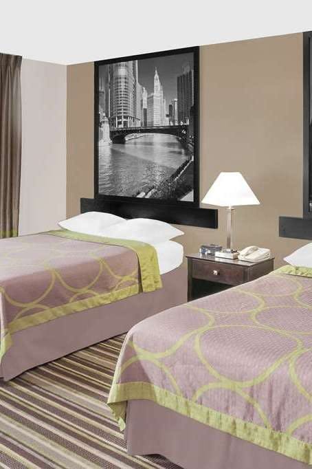 Hotel Super 8 by Wyndham Morton Grove/Chicago photo 2