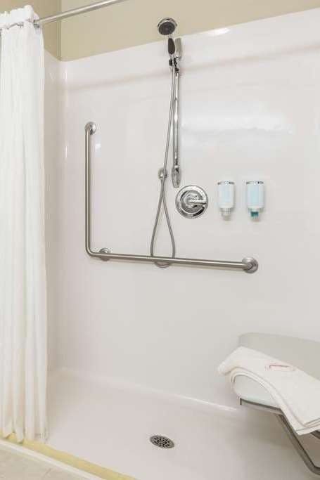 Hotel Super 8 by Wyndham Windsor NS photo 5