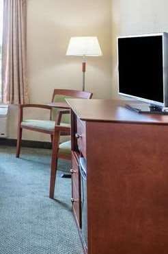 Hotel Super 8 by Wyndham Windsor NS photo 3