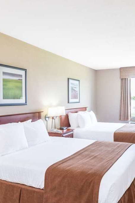 Hotel Super 8 by Wyndham Windsor NS photo 2