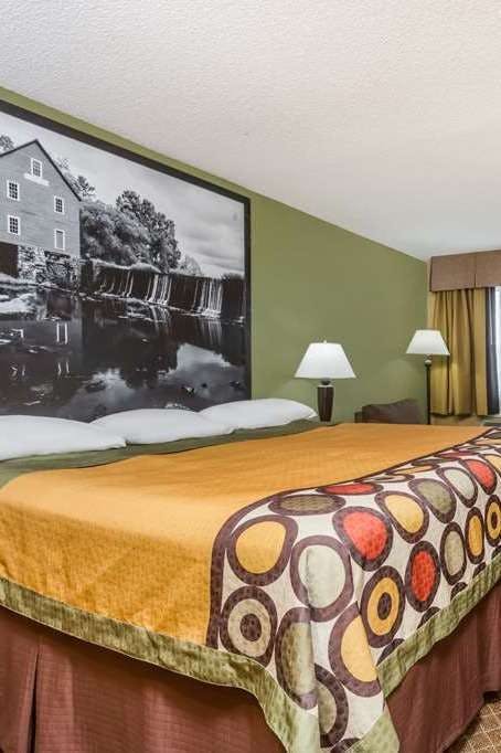 Hotel Super 8 by Wyndham Macon West photo 1