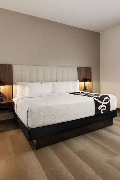 Hotel La Quinta Inn & Suites by Wyndham Port Arthur photo 2