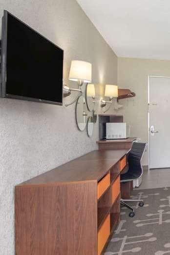 Hotel Howard Johnson by Wyndham Athens photo 4