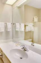 Hotel Days Inn Suites Louisville SW photo 4