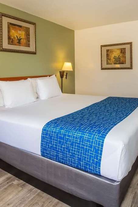 Hotel Travelodge by Wyndham Red Bluff South of Redding photo 1