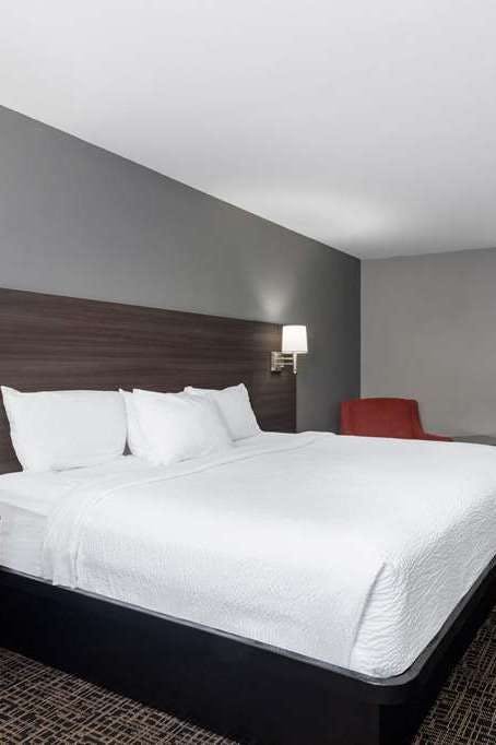 Hotel Ramada by Wyndham Sellersburg/Louisville North photo 1