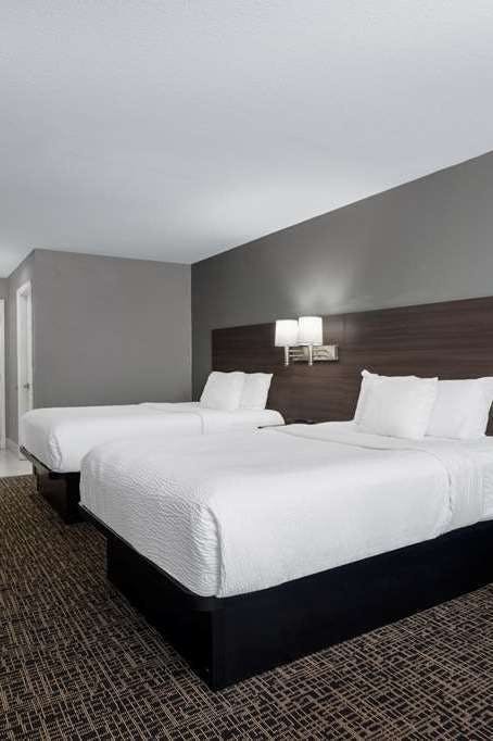 Hotel Ramada by Wyndham Sellersburg/Louisville North photo 3