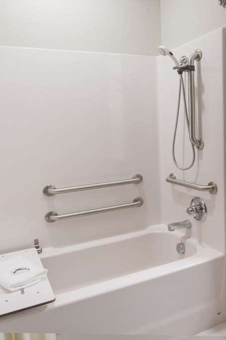 Hotel Microtel Inn & Suites by Wyndham Tioga photo 5