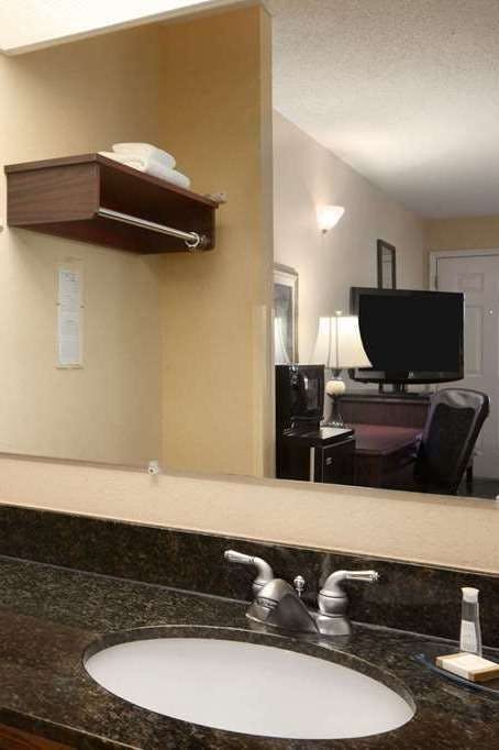 Hotel Baymont by Wyndham Gaffney photo 4