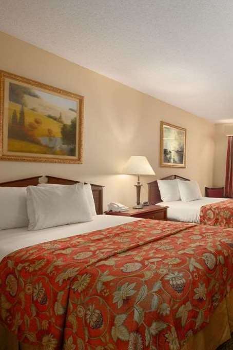 Hotel Baymont by Wyndham Gaffney photo 2