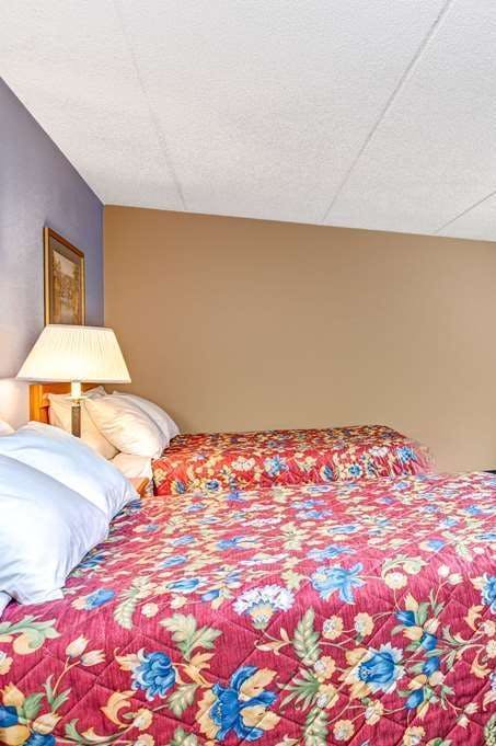 Hotel Super 8 by Wyndham Mahwah photo 2