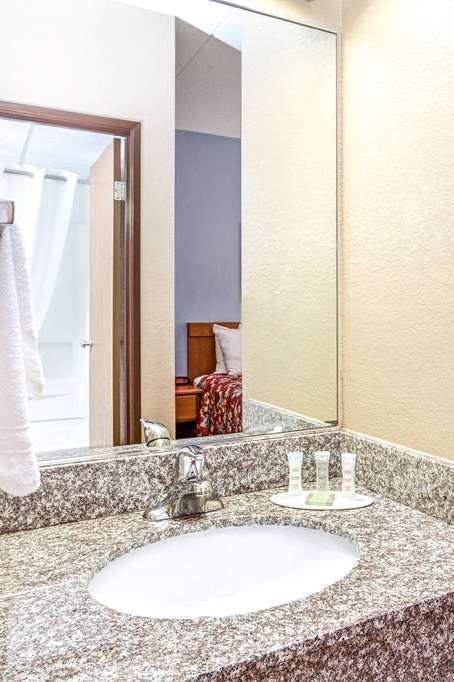 Hotel Super 8 by Wyndham Mahwah photo 5