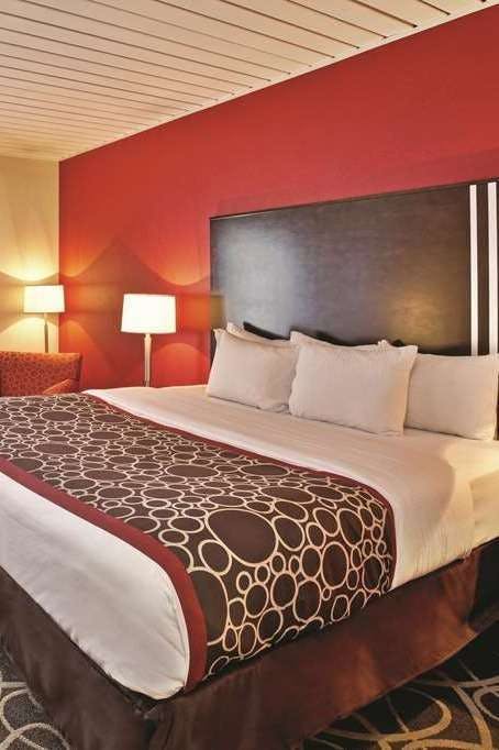 Hotel La Quinta Inn & Suites by Wyndham Elkview - Charleston NE photo 1