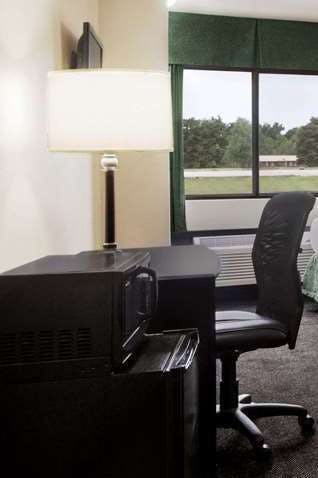 Hotel Travelodge Livonia photo 2