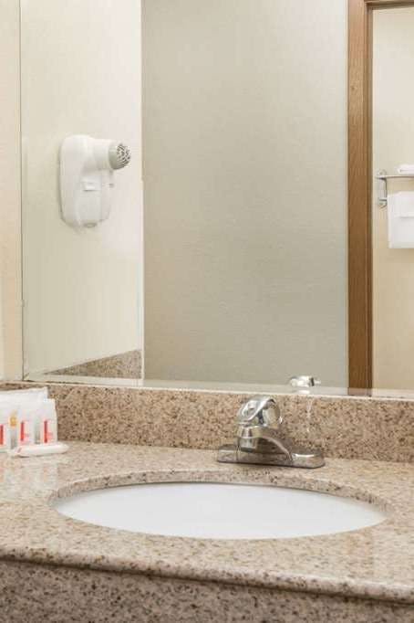 Hotel Days Inn by Wyndham Colby photo 5