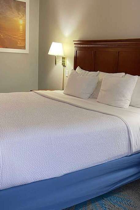 Hotel Days Inn by Wyndham Colby photo 1