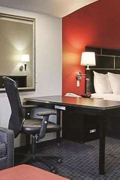 Hotel La Quinta Inn & Suites by Wyndham Dallas - Hutchins photo 3