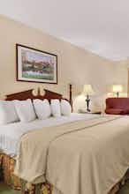 Hotel Baymont Inn Suites Eufaula photo 1