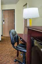 Hotel Super 8 Emporia photo 4