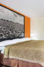Hotel Super 8 Emporia photo 1
