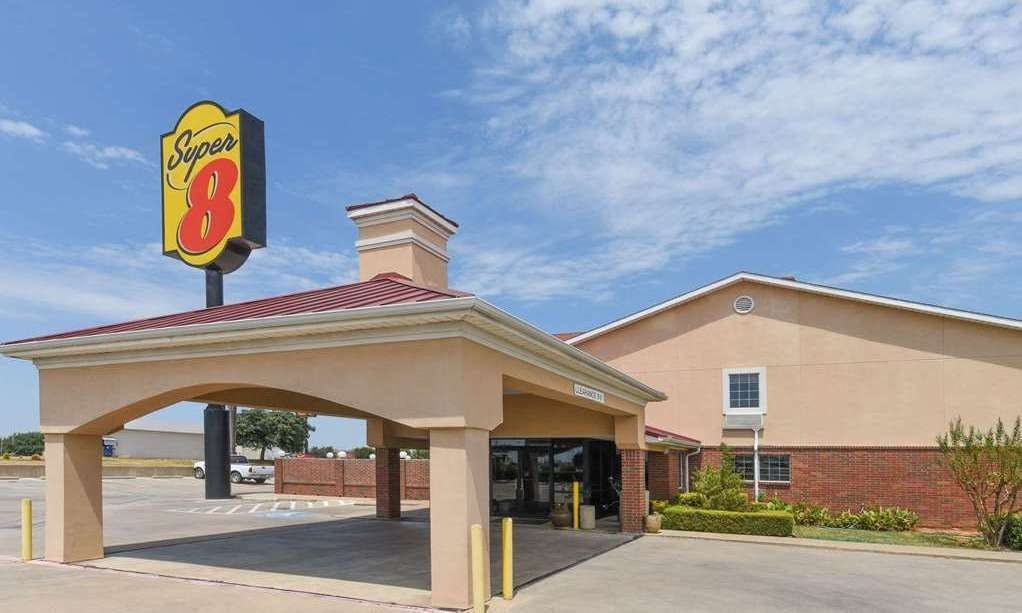 Super 8 by Wyndham Burleson Fort Worth Area