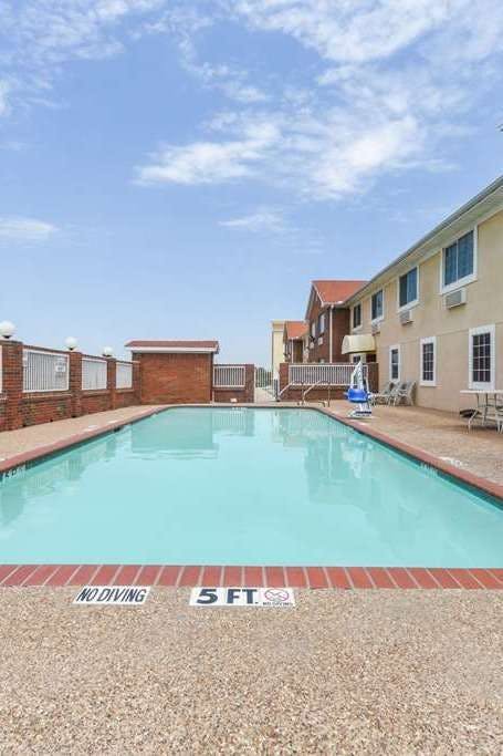 Hotel Super 8 by Wyndham Burleson Fort Worth Area photo 4