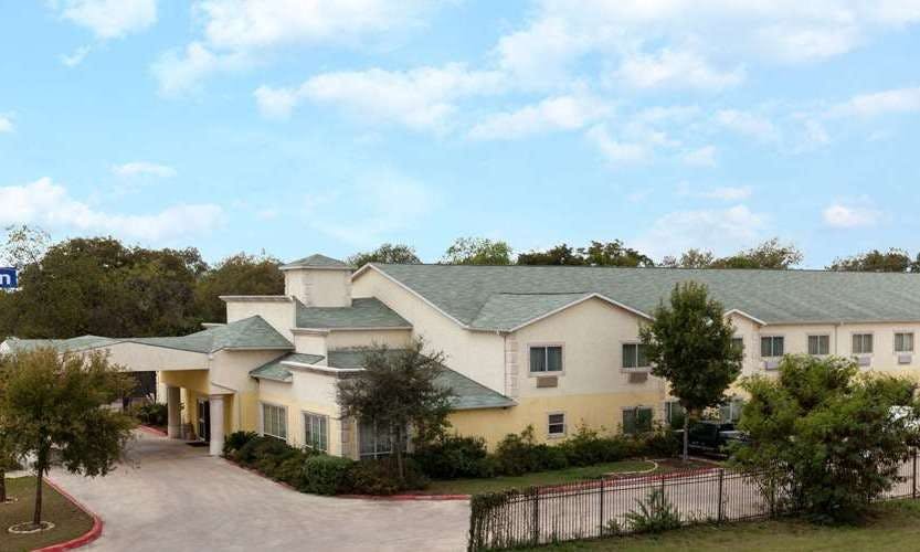 Days Inn by Wyndham San Antonio at Palo Alto