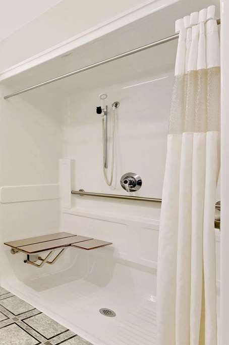 Hotel Ramada by Wyndham Richland Center photo 4