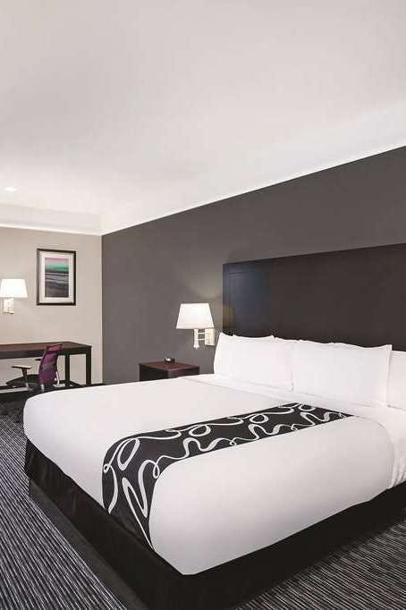 Hotel La Quinta Inn & Suites by Wyndham Beaumont West photo 1