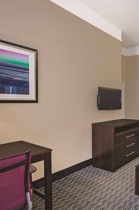 Hotel La Quinta Inn & Suites by Wyndham Beaumont West photo 4