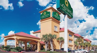 La Quinta Inn & Suites by Wyndham Beaumont West