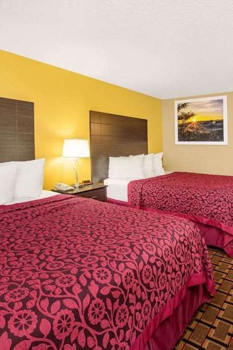 Hotel Days Inn by Wyndham Carthage photo 2