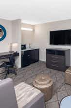 Hotel Wingate by Wyndham Greenville Airport photo 3