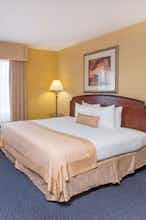 Hotel Wingate by Wyndham Greenville Airport photo 1