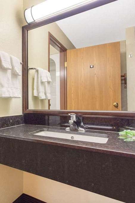 Hotel AmericInn Rhinelander photo 4