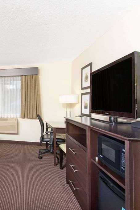 Hotel AmericInn Rhinelander photo 3