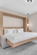 Hotel The St. Laurent Guest Rooms photo 2