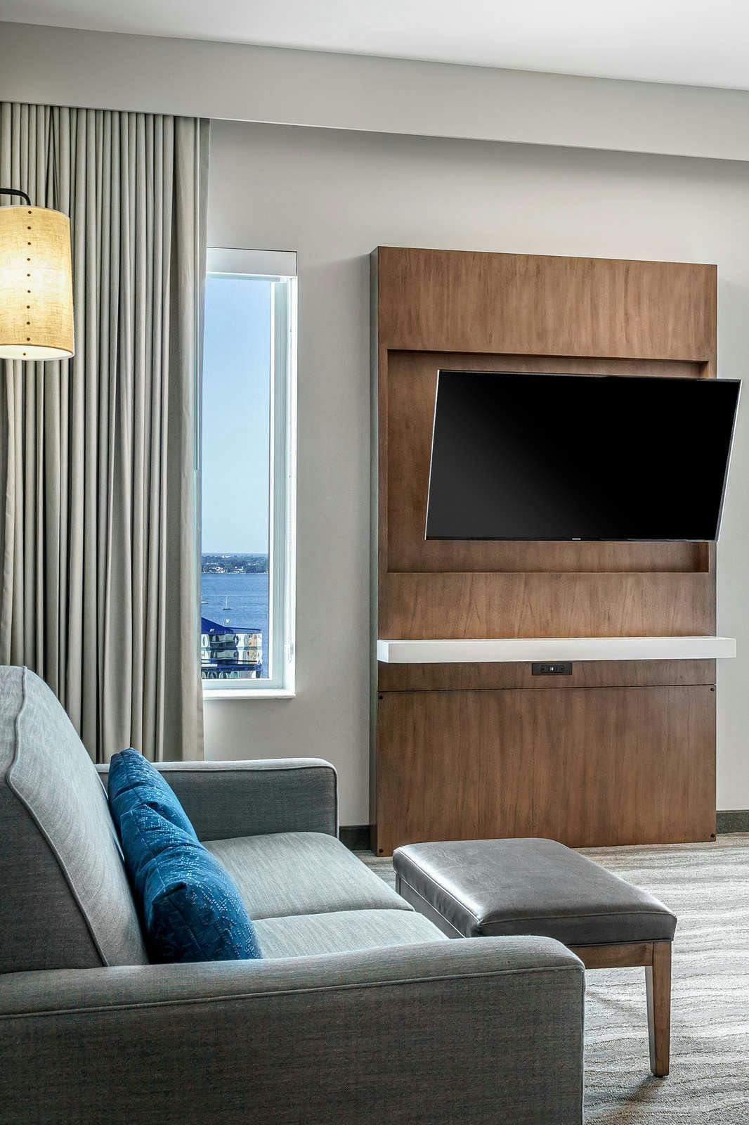 Hotel Embassy Suites by Hilton Sarasota, FL photo 4