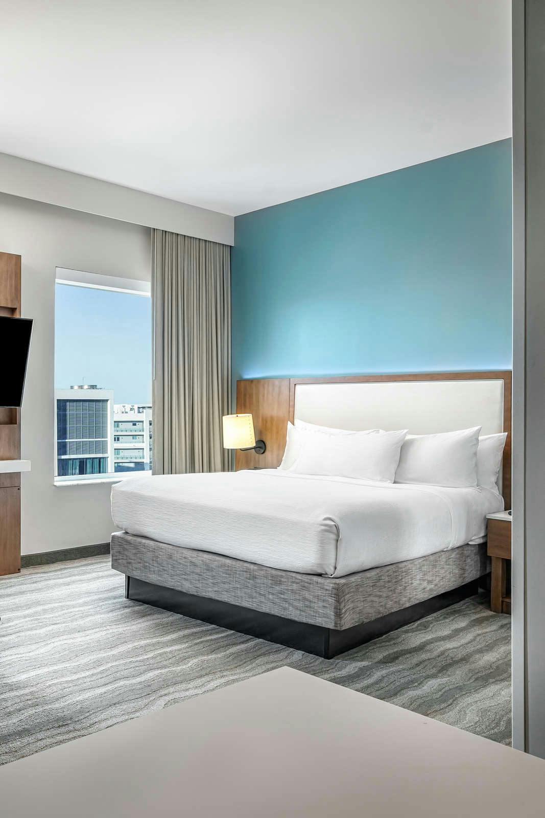 Hotel Embassy Suites by Hilton Sarasota, FL photo 2