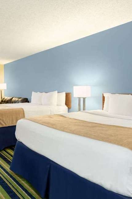 Hotel Days Inn Fargo/West Acres photo 2