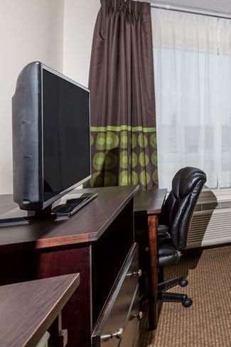 Hotel Super 8 Edson photo 3