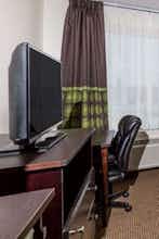 Hotel Super 8 Edson photo 3